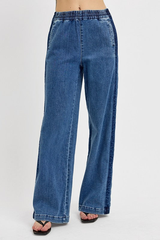 Elastic Waist Relaxed Fit Wide Leg Jeans
